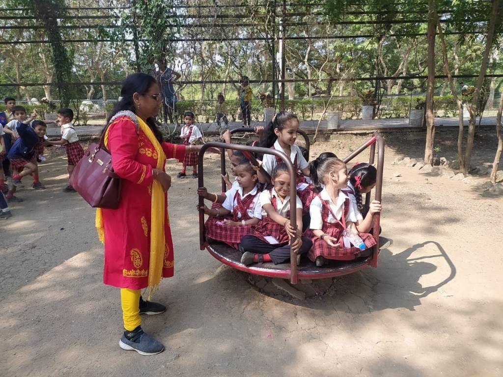 educational-picnic-r-s-j-c-munshi-sarvajanik-primary-school